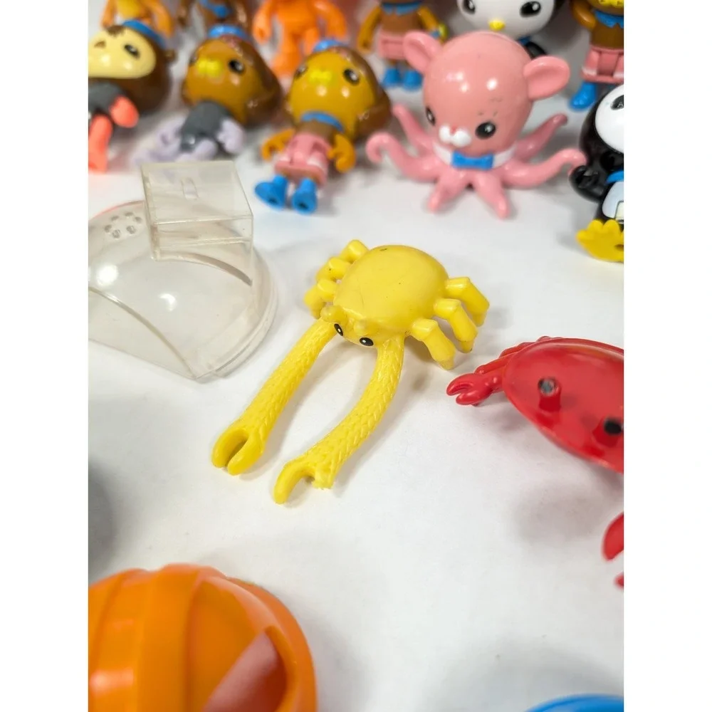 Octonauts 16 Figures and Accessory Lot Dashi Kwazii Peso Shellington Barnacles